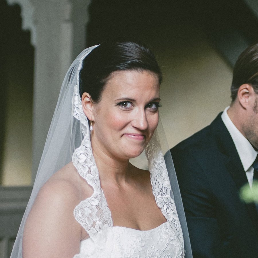 Hochzeitspaar zur Trauung in der Mecklenburgischen Seenplatte