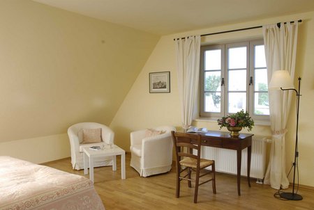 Hotelzimmer in der ehemaligen Stellmacherei Schloss Ulrichshusen Mecklenburg