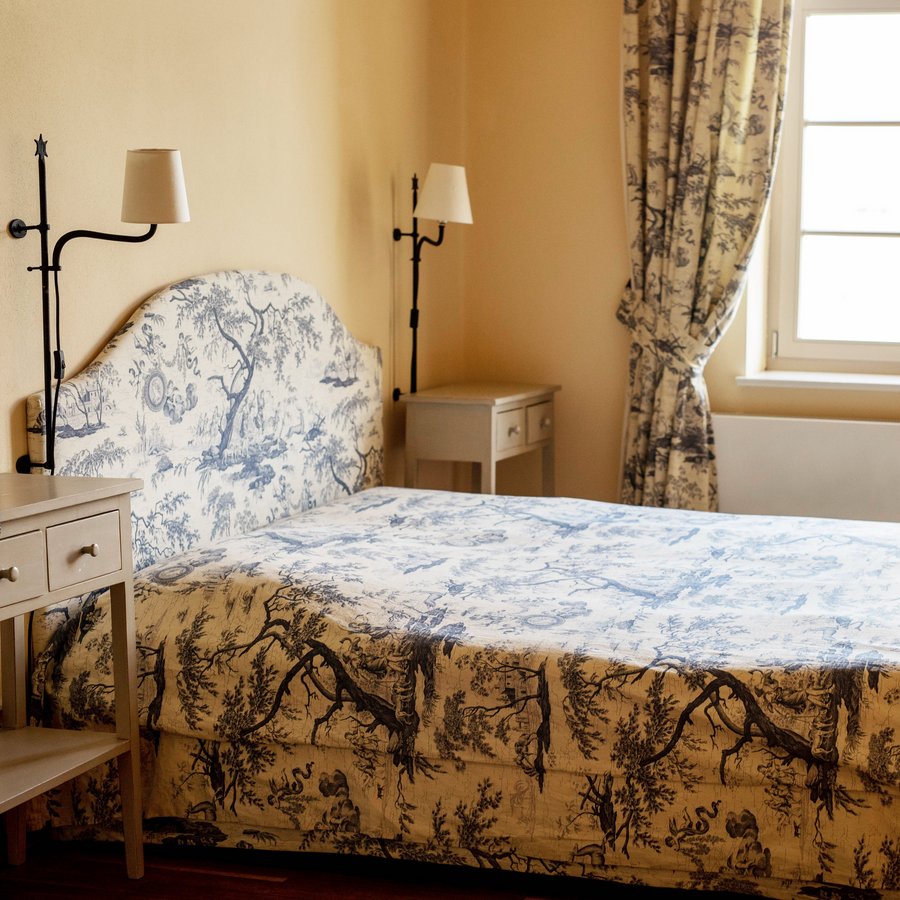 Zimmer in einer Ferienwohnung auf dem Gut Ulrichshusen Zimmerbeispiel einer Ferienwohnung auf dem Gut Ulrichshusen in Mecklenburg