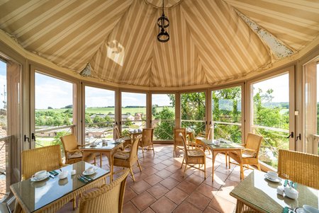 Frühstücksraum im Hotel Schloss Ulrichshusen