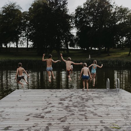 Sprung ins kühle Nass von Ulrichshusen