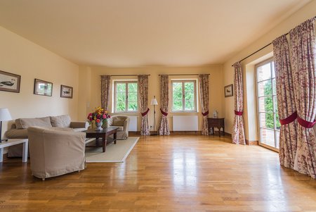 Wohnraum einer Ferienwohnung im Müllerhaus auf Schloss & Gut Ulrichshusen Mecklenburger Seenplatte
