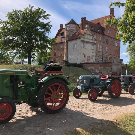Tagesausflug zum Schloss Ulrichshusen mit kulinarischer Verschnaufpause