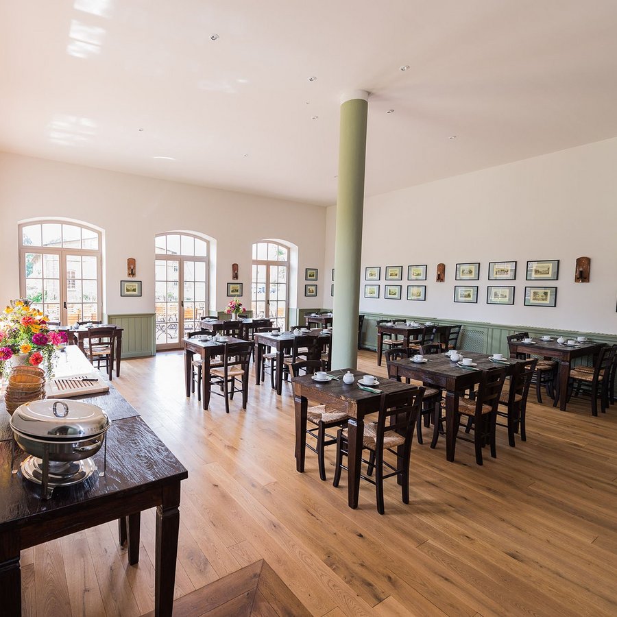 Frühstücksbereich im Hotel Gut Ulrichshusen Mecklenburg Vorpommern