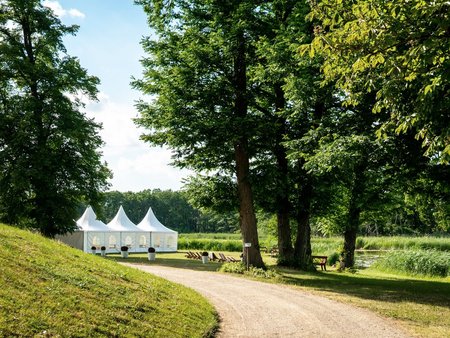 Pavilions mit Landschaft