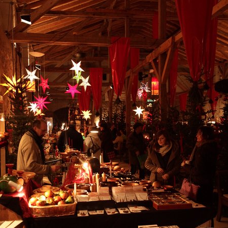 Weihnachtsmarkt in der Konzertscheune Weihnachtsmarkt in der Konzertscheune